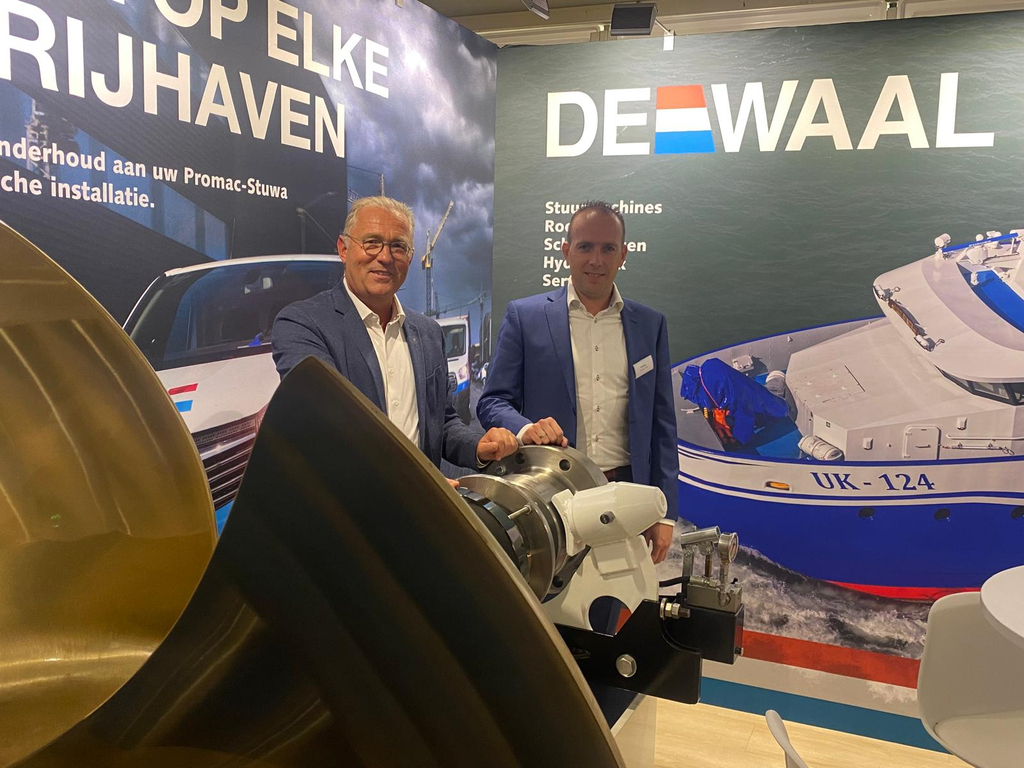 De Waal toont producten op Urk